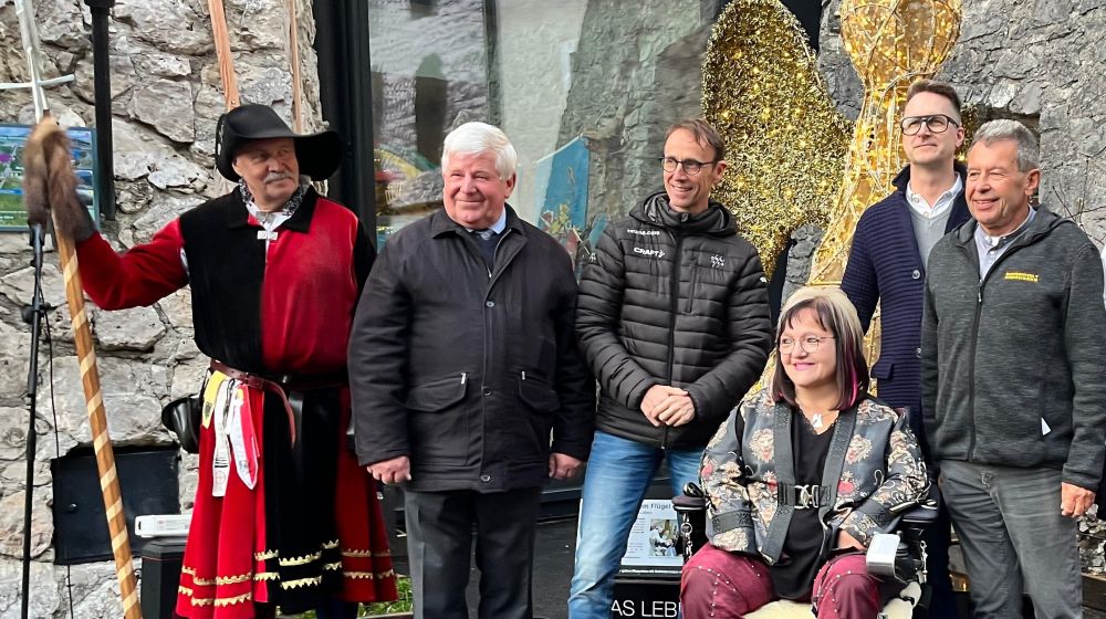 Ein strahlendes Symbol für Teilhabe und Freiheit: Das „Leuchtende Denkmal für das behinderte Leben“ im Tiroler Außerfern
