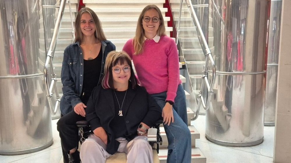 Bianca Schatz ist Gast von Marianne Hengl und Diana Foidl in ORF Radio Tirol „Stehaufmenschen“