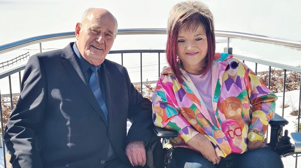 Marianne Hengl im Gespräch mit Monsignore Ernst Pohler in der 13. ONLINE-Serie „LICHTblicke & Wegweiser“.