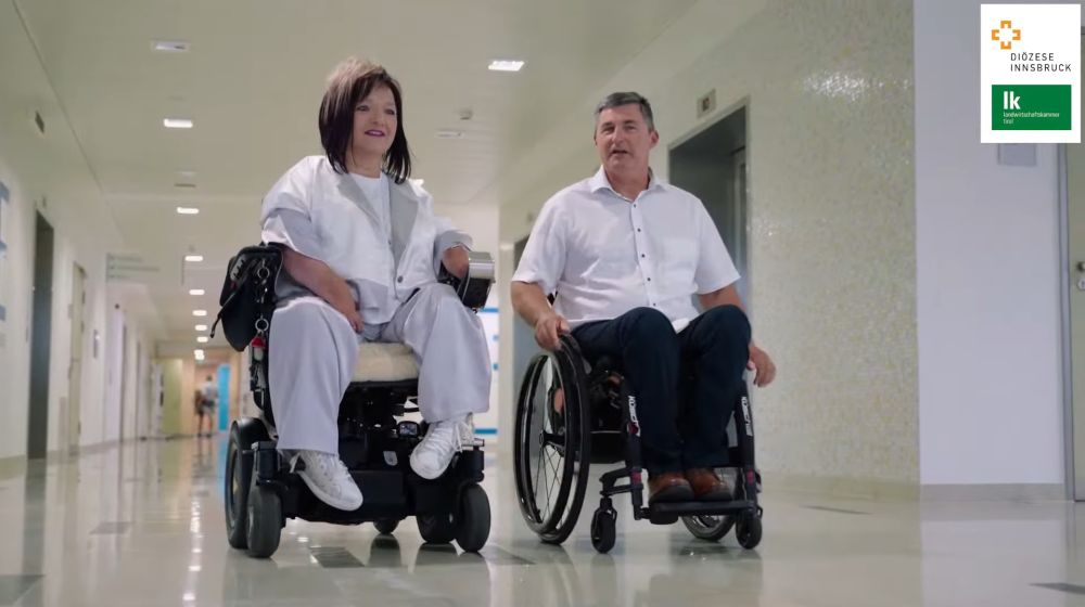 Marianne Hengl im Gespräch mit Andreas Schiestl in der 7. ONLINE-Serie der Tiroler Tageszeitung „LICHTblicke & Wegweiser“