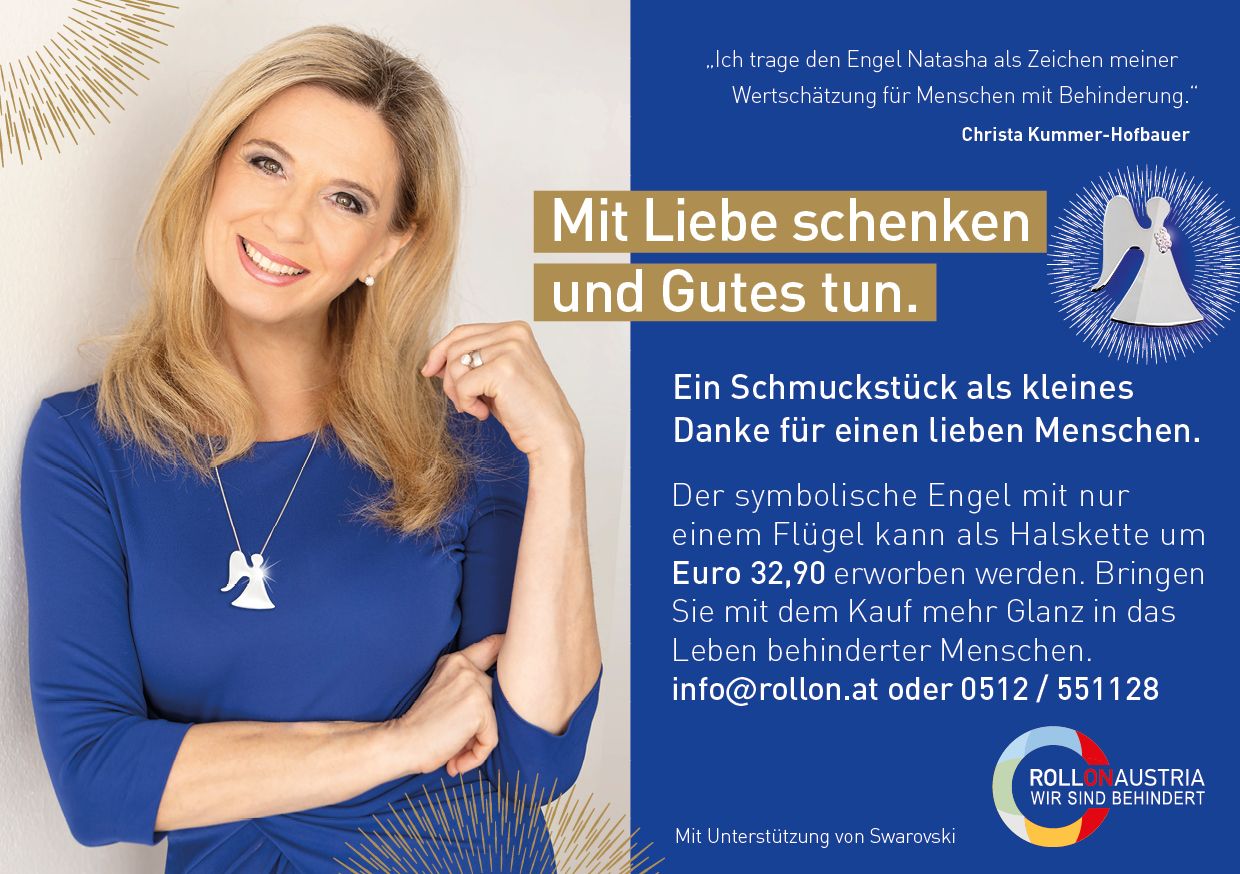 Christa Kummer präsentiert das Schmuckstück Natasha